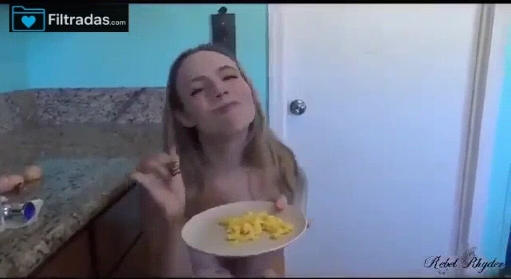 que rico es comer comida salida del culo😋 - Porno Filtrado - Filtradas